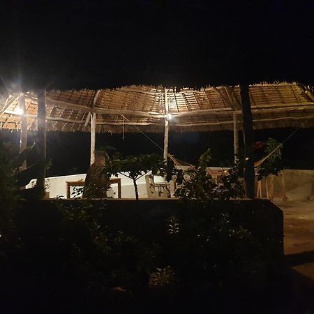 Rasta House Acomodação com café da manhã Kilindoni Exterior foto
