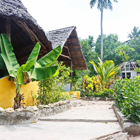 Rasta House Acomodação com café da manhã Kilindoni Exterior foto
