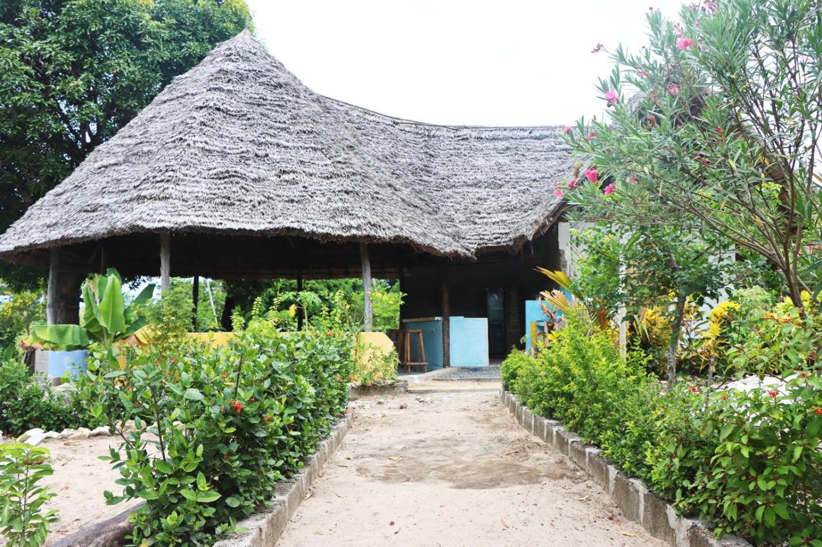 Rasta House Acomodação com café da manhã Kilindoni Exterior foto
